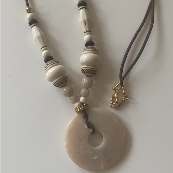 - EUC BoHo 19” necklace cream and brown color beads - Picture 2 of 2